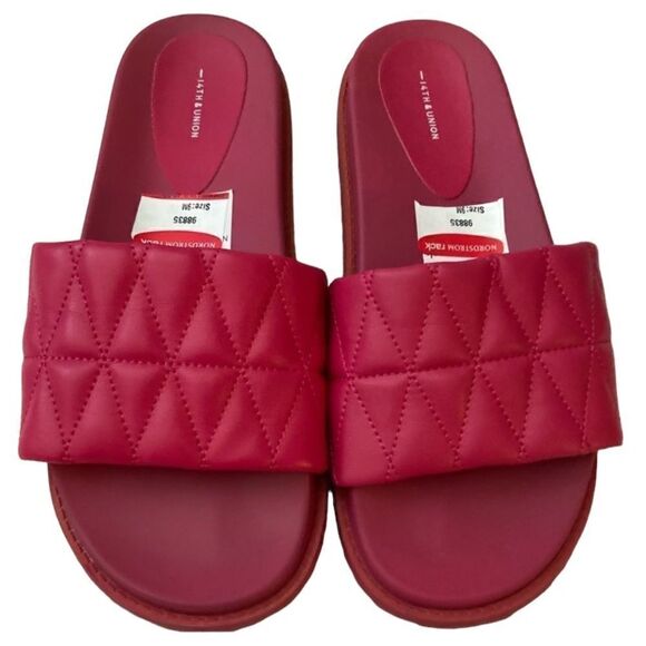 Barbie 14th & Union Tallin Hot Pink Quilted Slides sandals Sz 9 NWT Sandals - Picture 7 of 9